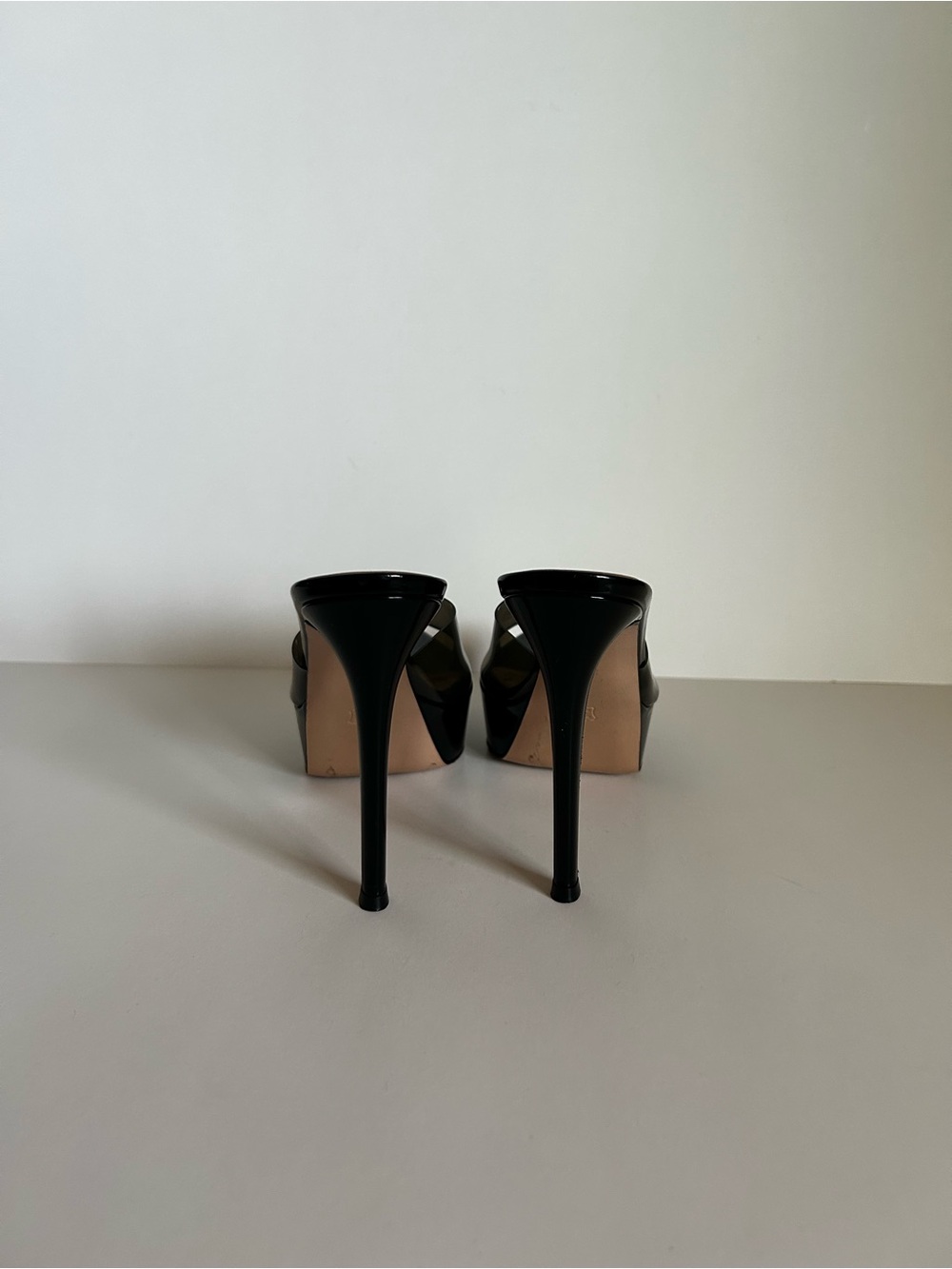Gianvito Rossi Black Pointed Stiletto Mules - Picture 3 of 4